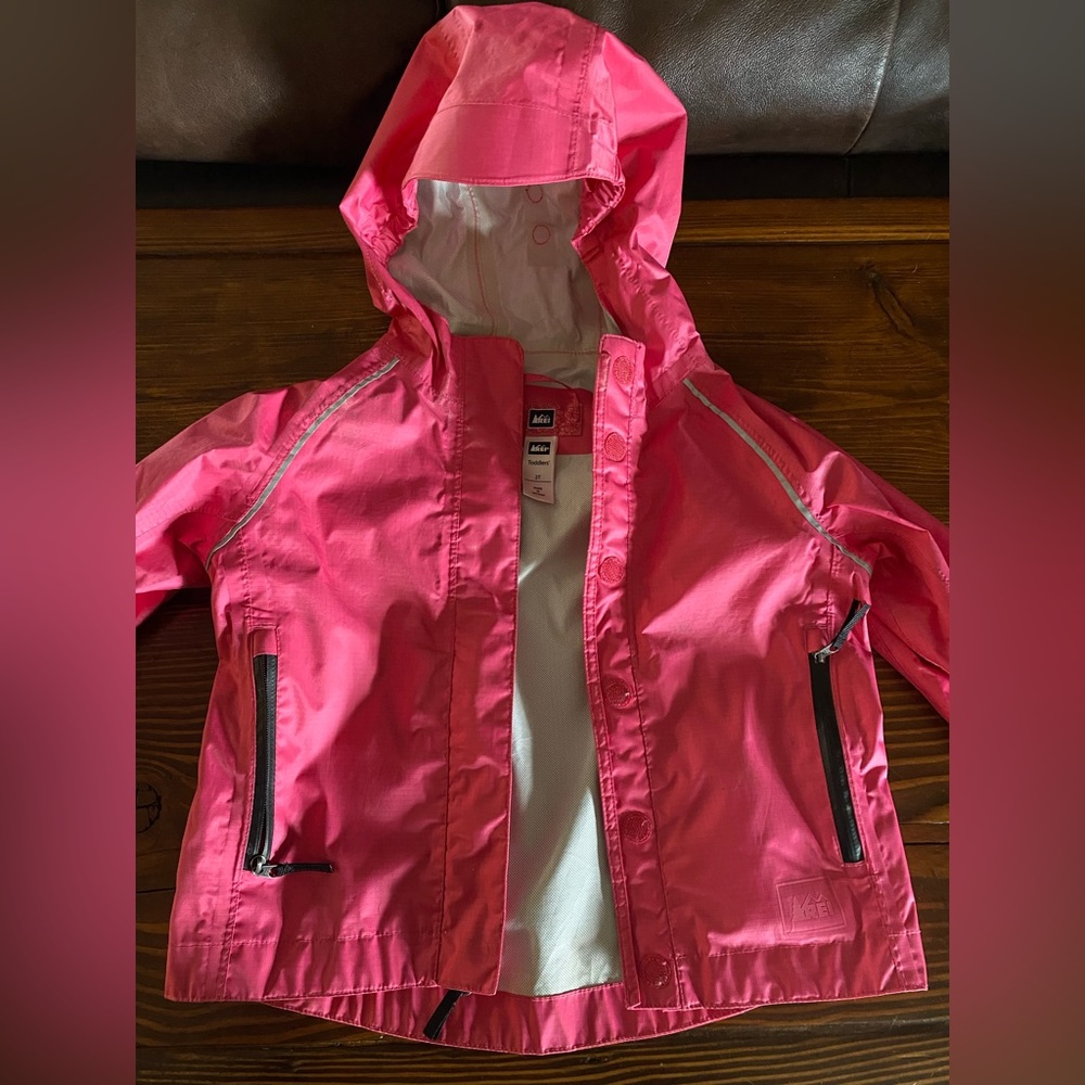 REI RAIN COAT - PINK